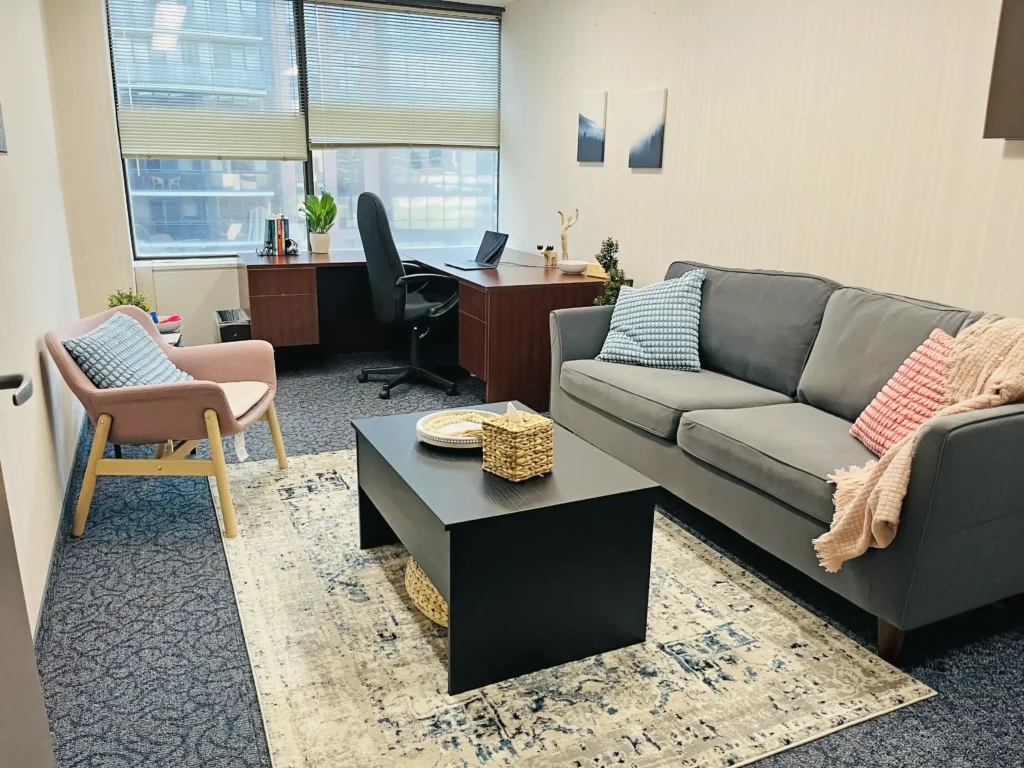 Office - Renata Roma Connections